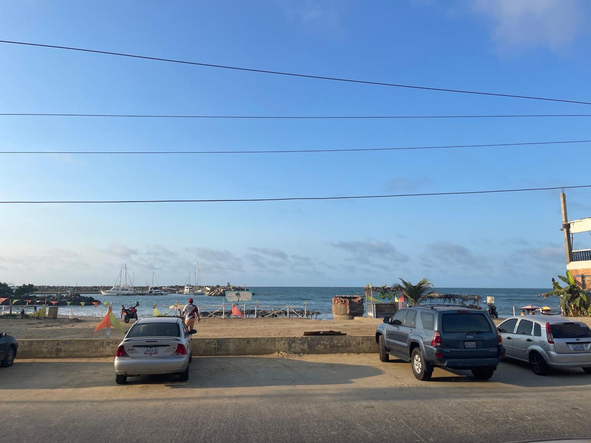 Hotel Brisas Del Mar 2022 Catia La Mar Extérieur photo